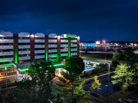 holiday inn bensalem street road.